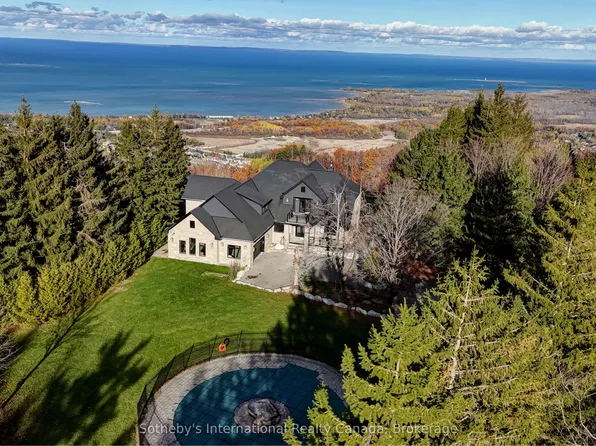 107 Maple Ln, The Blue Mountains, ON N0H 2E0