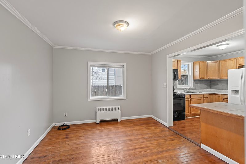 3rd image of 12 Arcadia Court