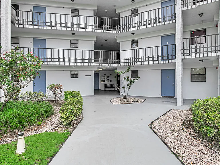 4640 Lucerne Lakes Blvd W #206 — Photo 3