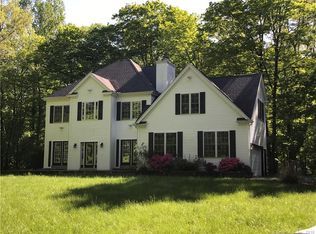 10 Pond View Ter, Branford, CT 06405