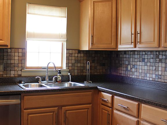 4th image of 1334 Ashland Street