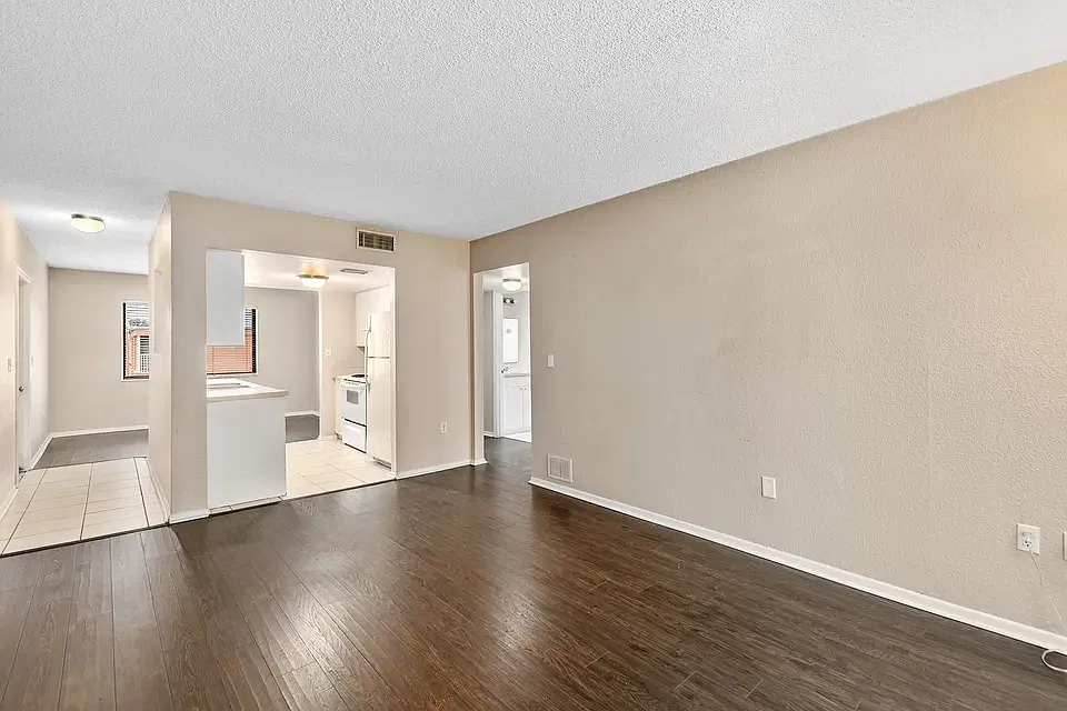 2 bed, 920 sqft, $1,550 — Photo 4