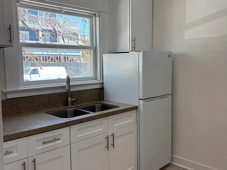 2165 2nd Ave #3 — Photo 3