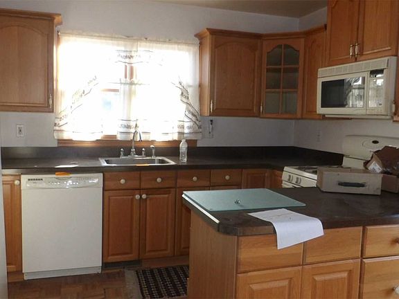 3rd image of 287 Eastwood Blvd