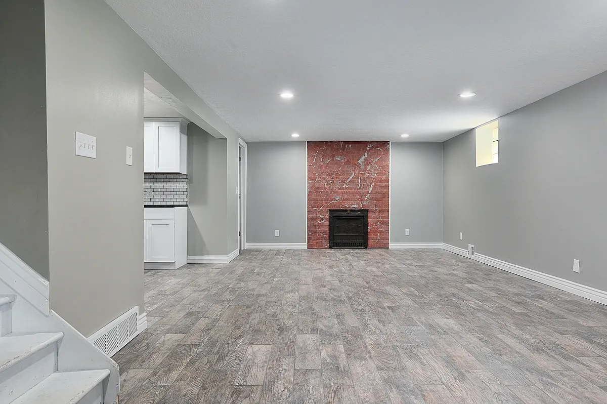 2 bed, 1200 sqft, $1,600 — Photo 3