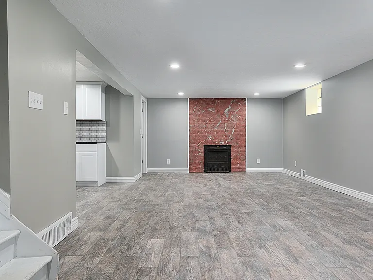 1408 Binford St — Photo 3