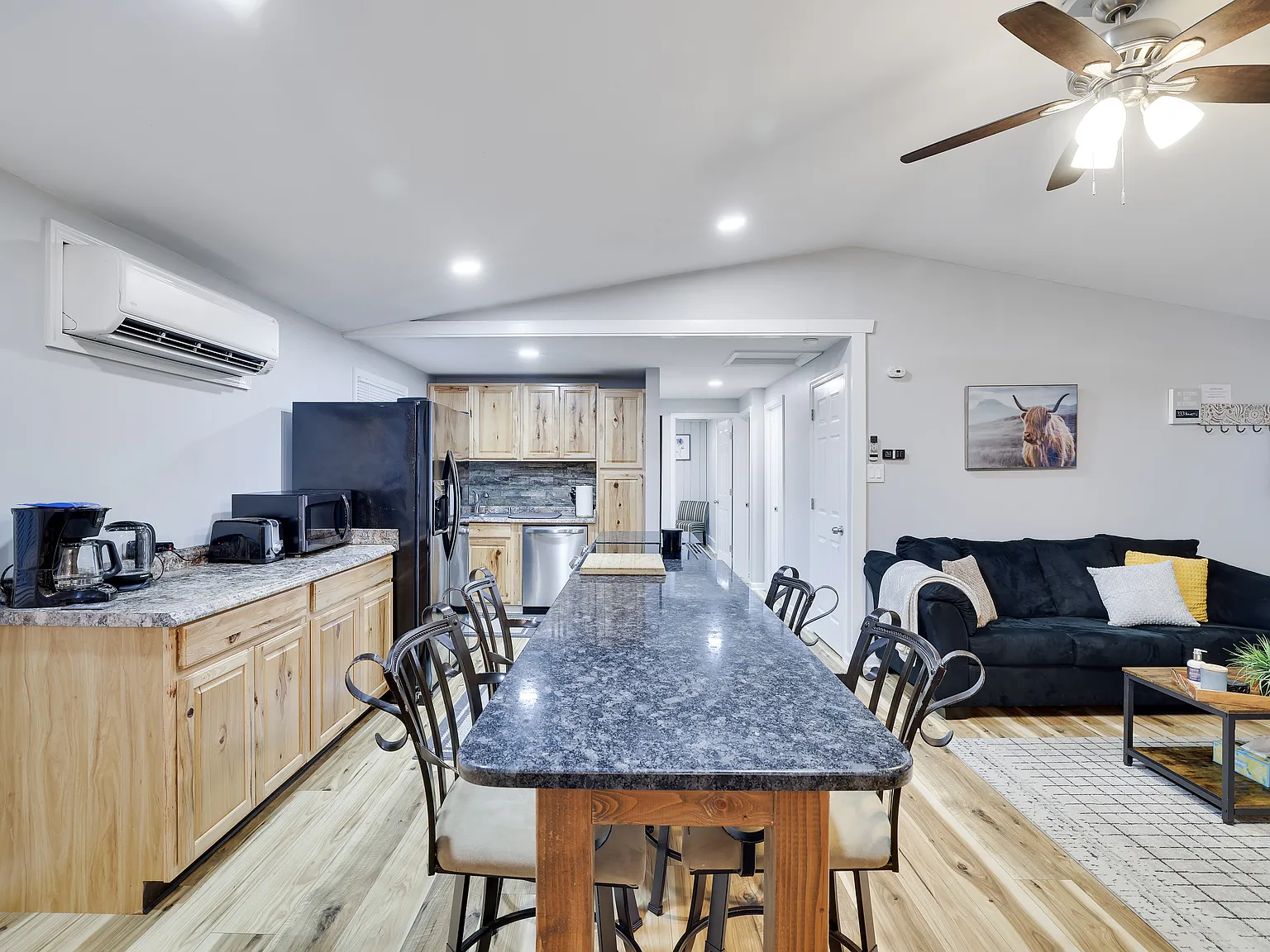 3 bed, 1960 sqft, $2,550 — Photo 4
