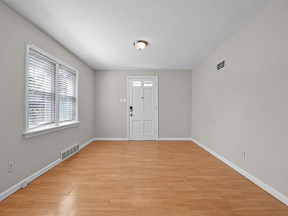4th image of 6857 Julian Ave