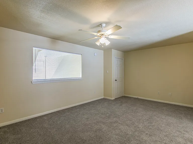 111 Meadow Park Cir #111 — Photo 10