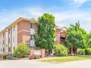 428 W Side Dr, Iowa City, IA 52246