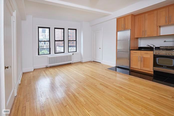 1st image of 157-163 E 72nd St #5C