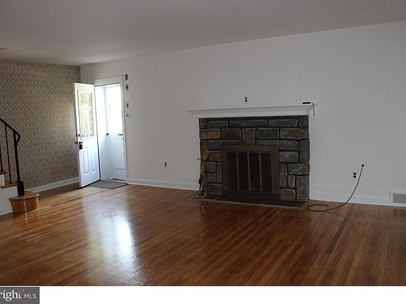 3rd image of 440 N Lansdowne Ave