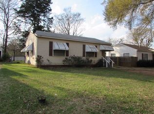 207 Lakeview Ave, Palestine, TX 75801