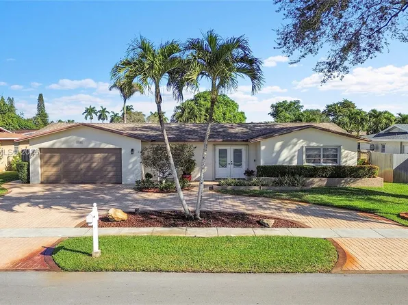 11121 NW 19th St, Pembroke Pines, FL 33026