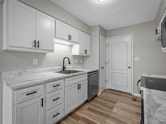 5th image of 11920 Autumn Lakes Dr