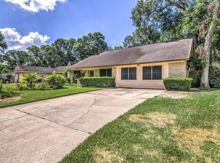 5216 Cottonwood Cir, Dickinson, TX 77539