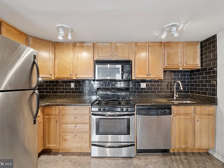 1029 Spruce St #304 — Photo 11