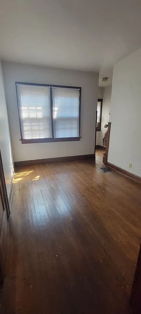 2044 Iuka Ave. — Photo 3