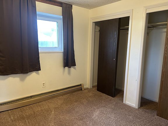 4th image of 3-4407 Parkview Dr #3
