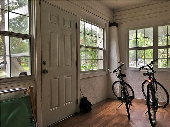 4th image of 609 15th Ave S