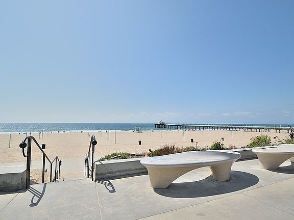 3rd image of 918 Ocean Dr #117