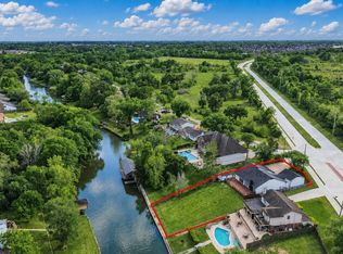 2703 Shady Ln, Webster, TX 77598