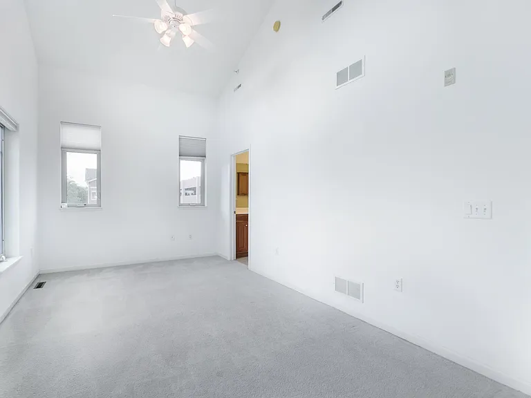 602 N Midvale Blvd — Photo 17