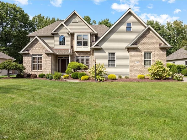 5317 Middlebury Ct, Sheffield Village, OH 44054