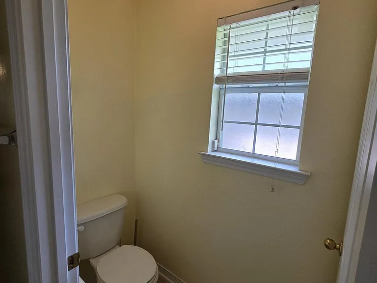 1589 Guardian Ct — Photo 32