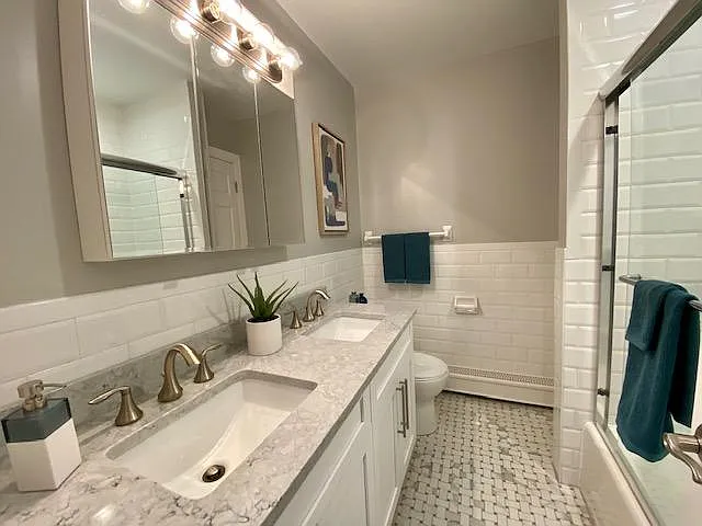 Fairfield Tudor At North Babylon — Photo 18