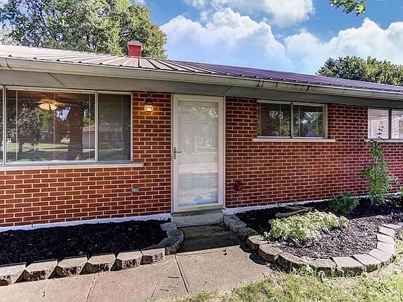 3rd image of 205 Cherry Blossom Dr