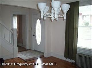 4th image of 370 N Hyde Park Ave