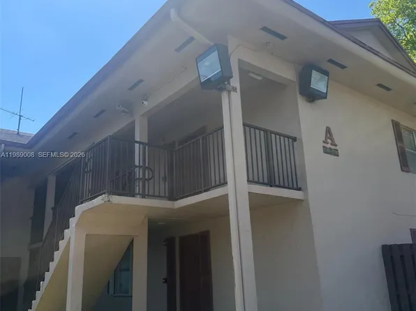 11207 SW 88th St #216-A, Miami, FL 33173