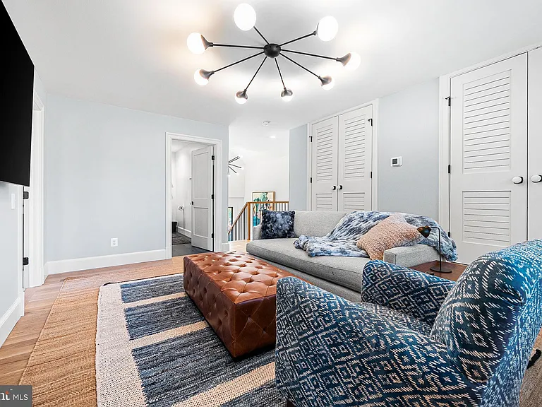 1711 N Inglewood St — Photo 36