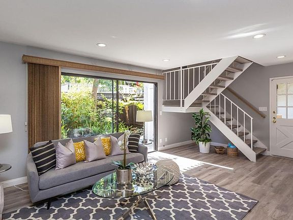 4th image of 558 Forest Ave