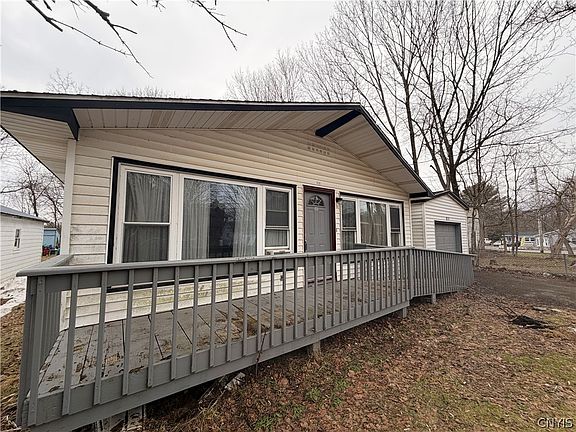 2nd image of 831 Rider St