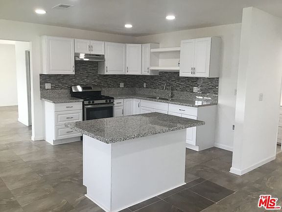 2nd image of 2720 Valencia Dr