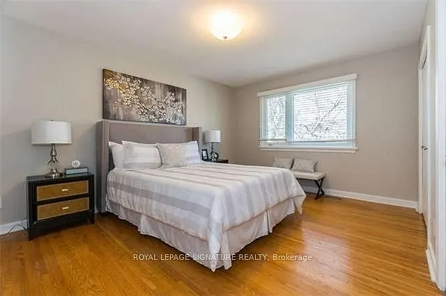 12 Lacewood Cres — Photo 8