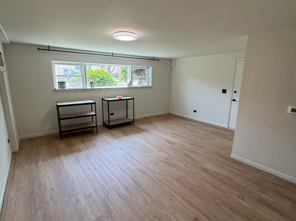 8536 W Berwyn Ave #G, Chicago, IL 60656