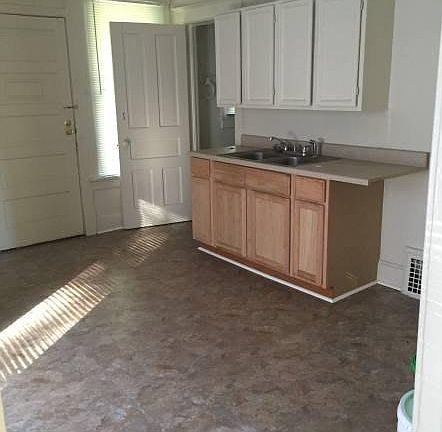 3rd image of 825 W Virginia Ave