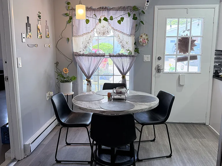 1023B Shetland Dr — Photo 13