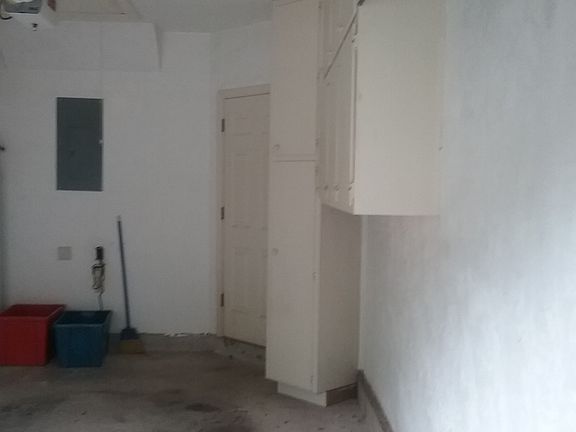 4th image of 936 NW 42nd Ter