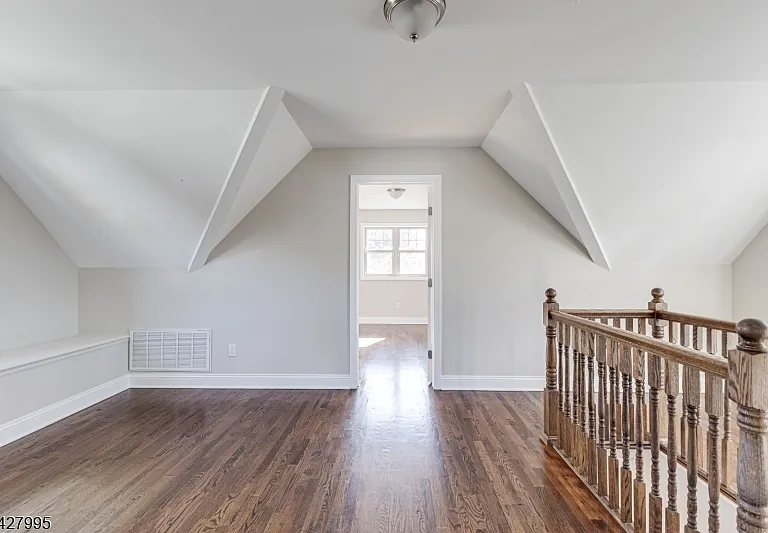 35 Burnside Ave #B — Photo 18
