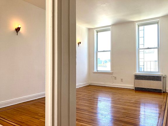 3rd image of 325 Graham Ave #4B