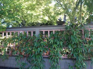 2906 2nd Ave N, Seattle, WA 98109