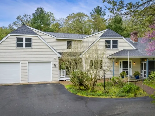 5 Locust St, North Reading, MA 01864