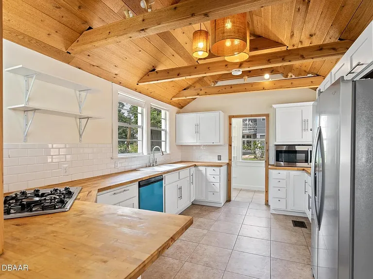725 N Peninsula Dr #1 — Photo 14