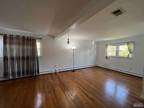 15 Henry Street image 4 of 10