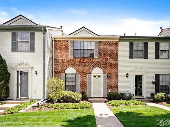 13 Veros Ln #245, Franklin Park, NJ 08823