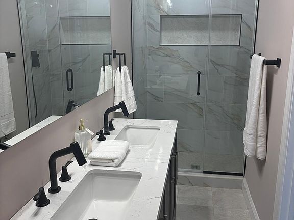 4th image of 1742 Llewelyn Ave #1